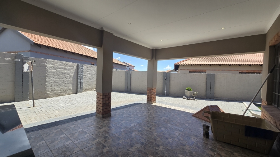 3 Bedroom Property for Sale in Waterkloof North West